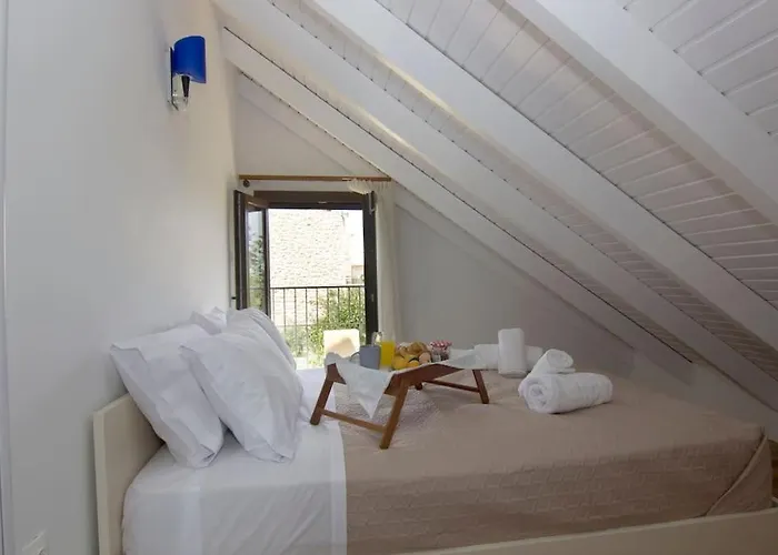 Belles Maisons - Nektarios